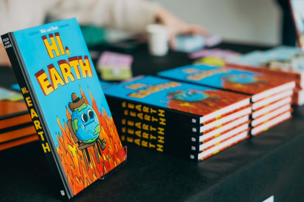 Hi Earth Books at booth market during Tinta Stripa Festival in Ljubljana. Photo: Tina Stariha / Kino Šiška